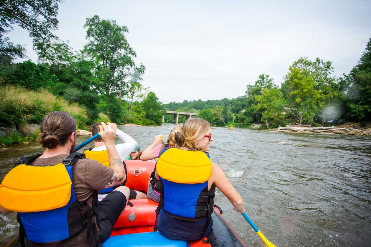 Escape to Paradise: Your North Carolina River Valley Adventure Awaits!